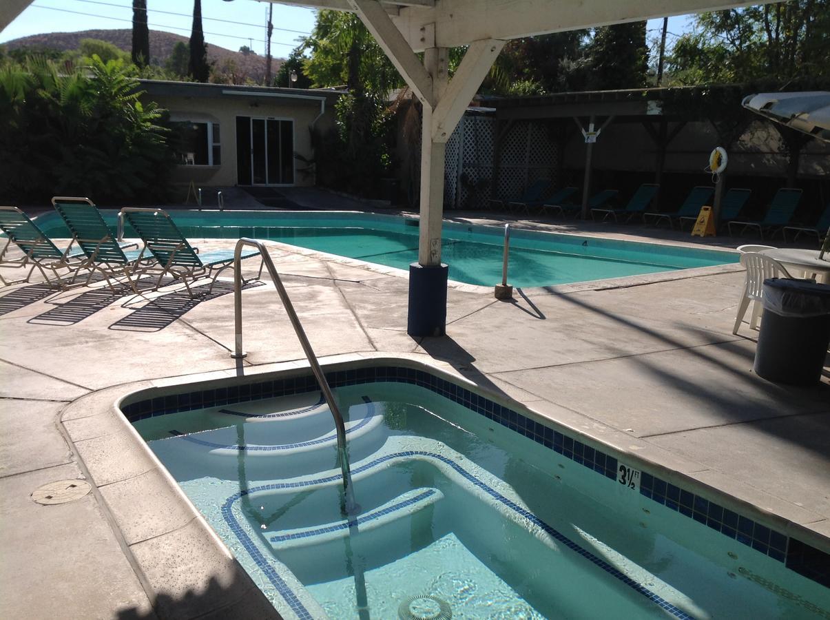 Elsinore Hotsprings Motel Lake Elsinore Extérieur photo